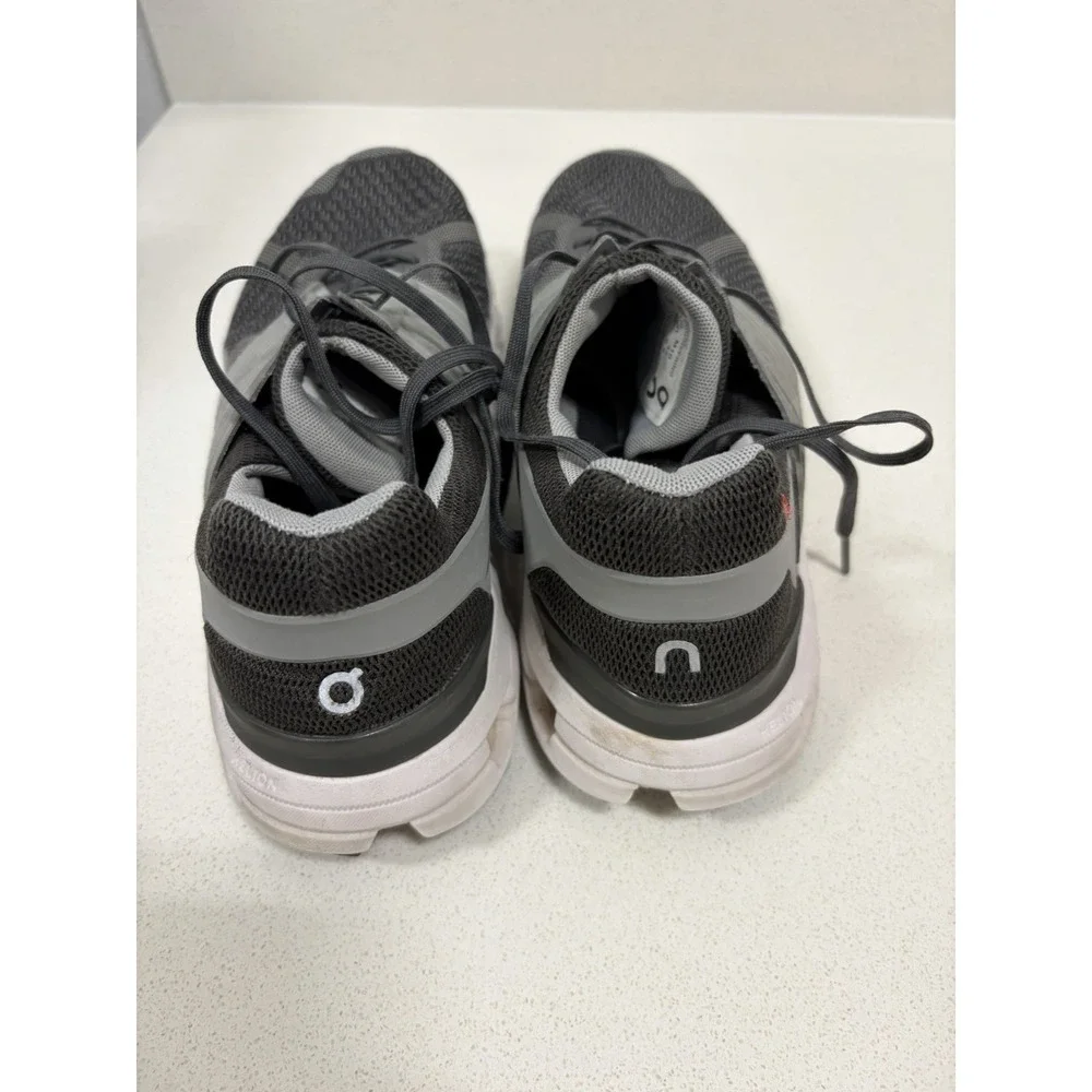 On Cloud Men's Sneakers Size 10